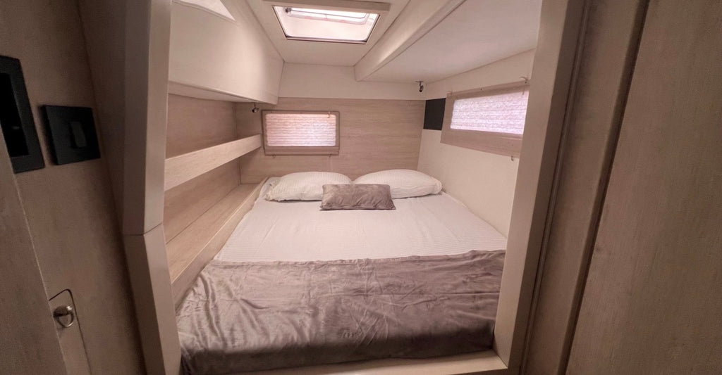 CATAMARAN | 25 PERSONAS