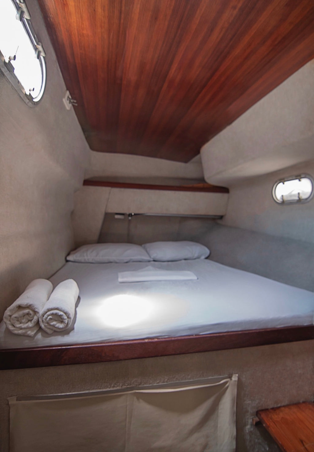 CATAMARAN | 16 PERSONAS
