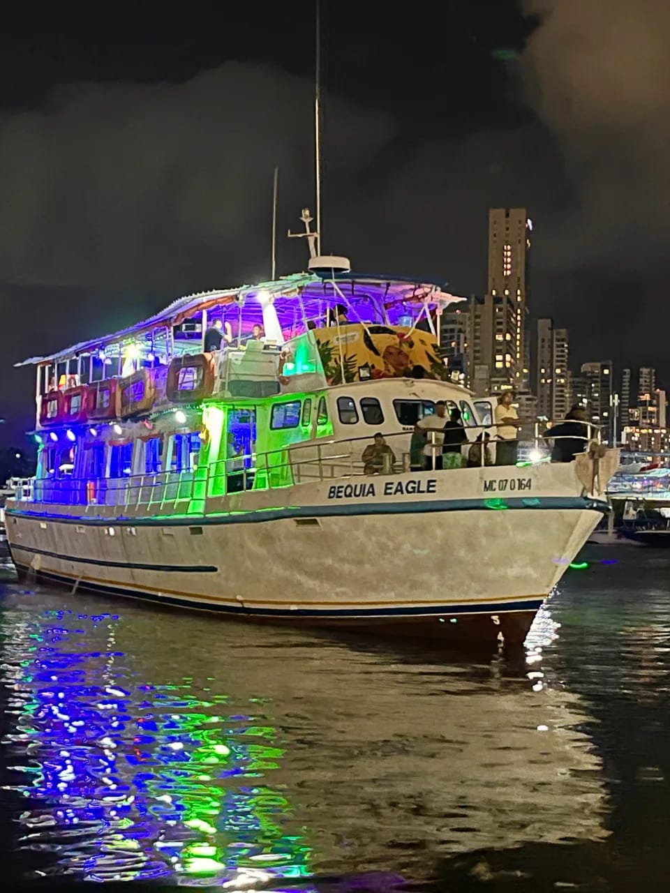 Cena en Barco - Tour Bahía