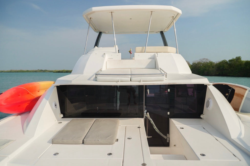 CATAMARAN | 25 PERSONAS